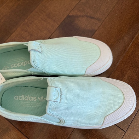 Adidas Nizza Slip On Sneakers - Picture 1 of 4